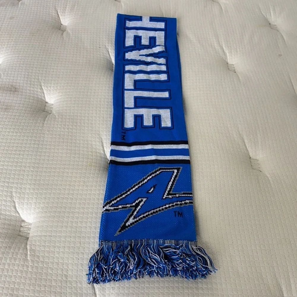 Brand New Bulldogs Unc Asheville Scarf